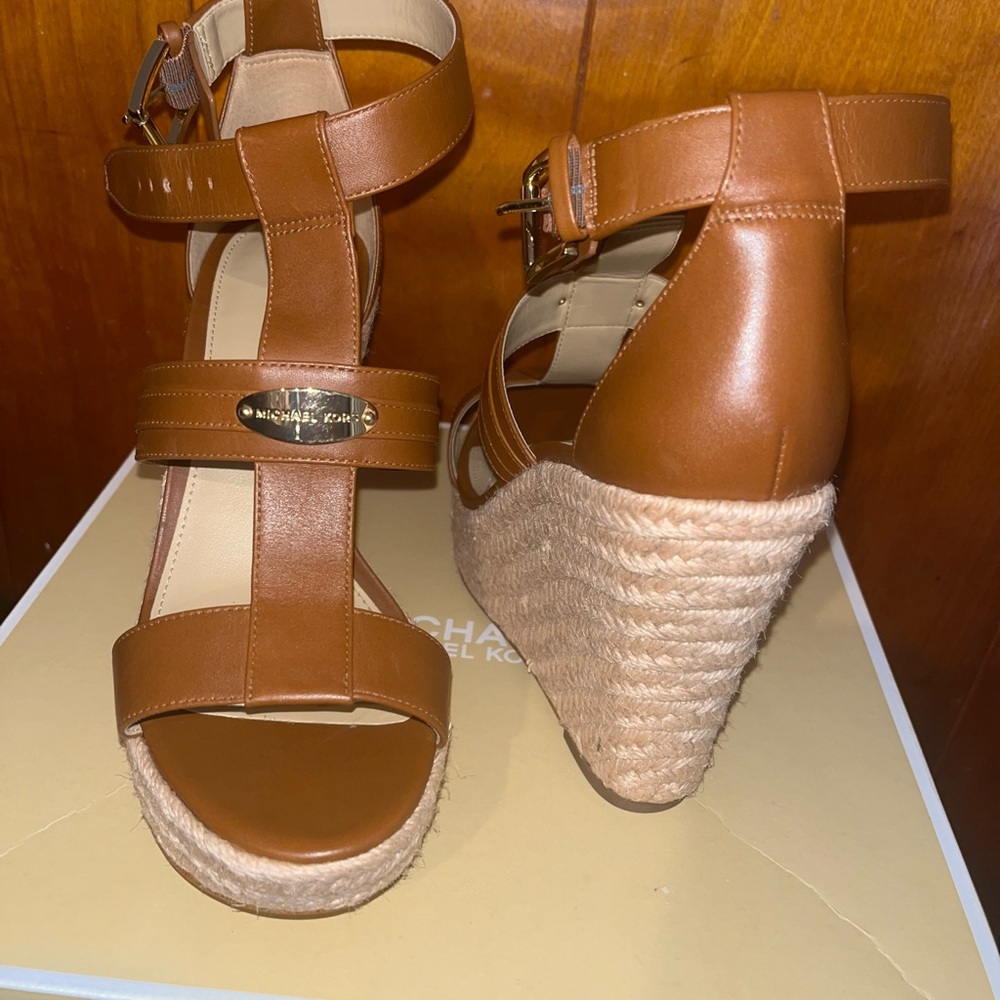 New Michael Kors 7.0